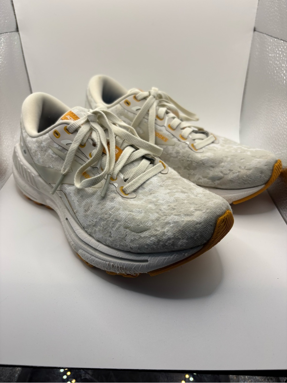 Brooks Adrenaline GTS 23 Women’s Size 7 Running Shoes